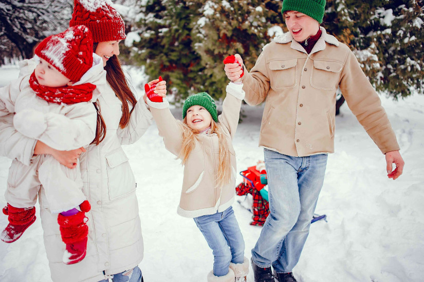 media.family-with-cute-daughters-winter-park